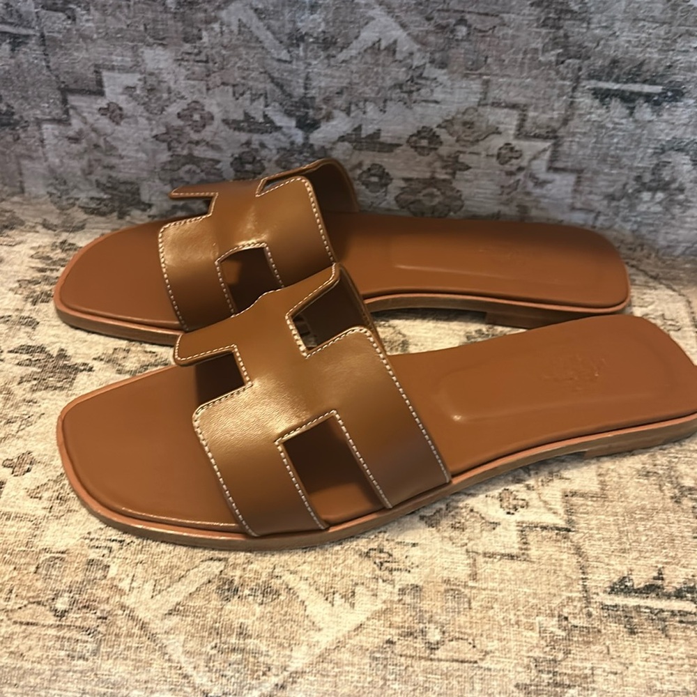 Authentic Hermes Oran sandal